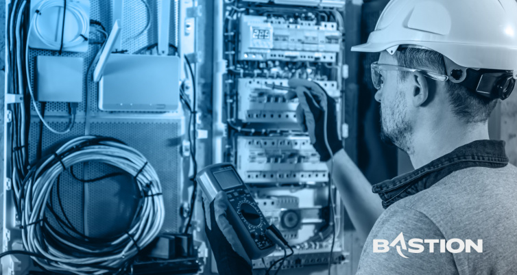 Почему скачет напряжение в сети: основные причины и что делать